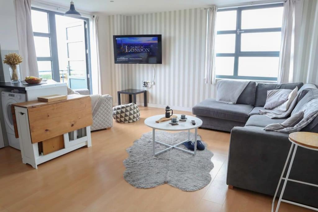 3 Bed Flat With A View Appartamento *